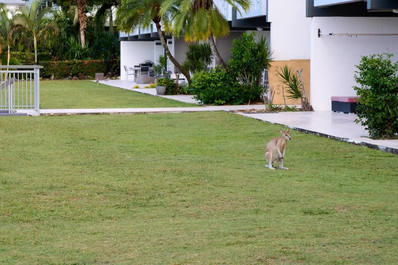 Beach Lodges Hamilton Island 0*,