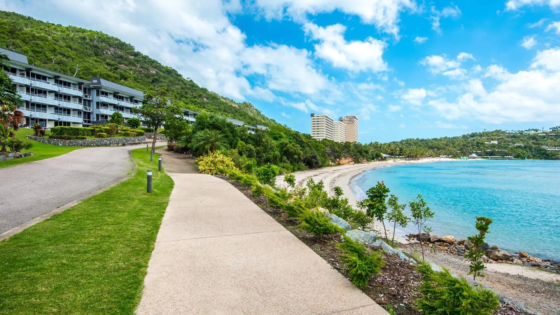 Beach Lodges Hamilton Island