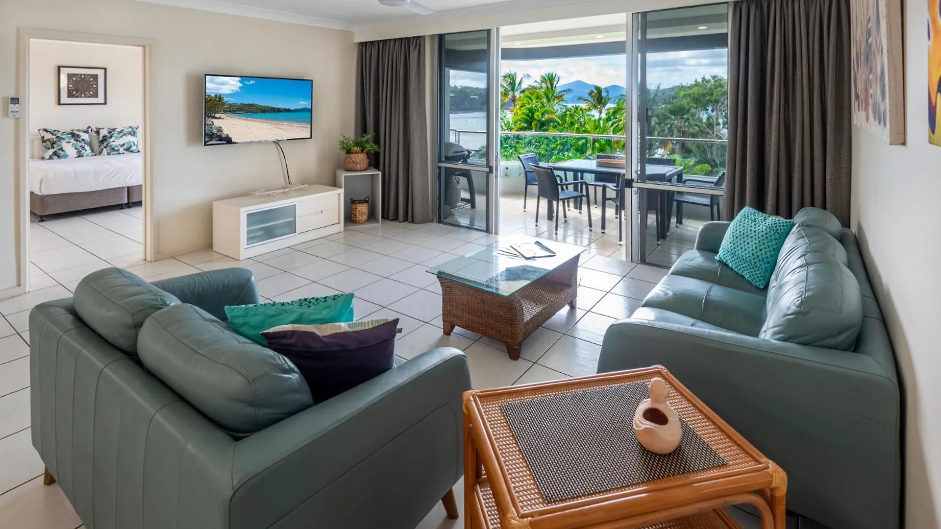 Apartment Beach Lodges Hamilton Island