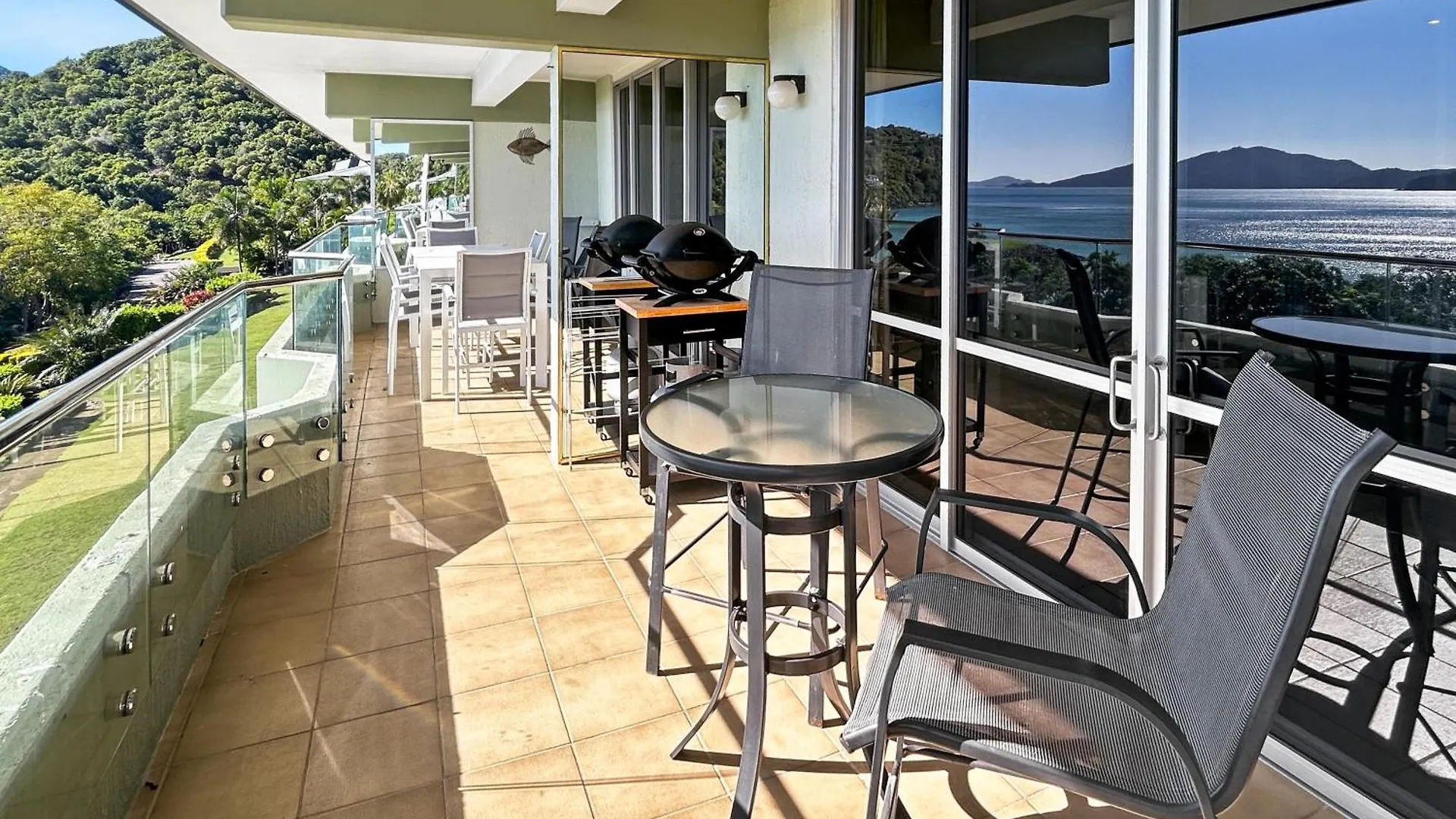 Beach Lodges Hamilton Island 0*,  Australia