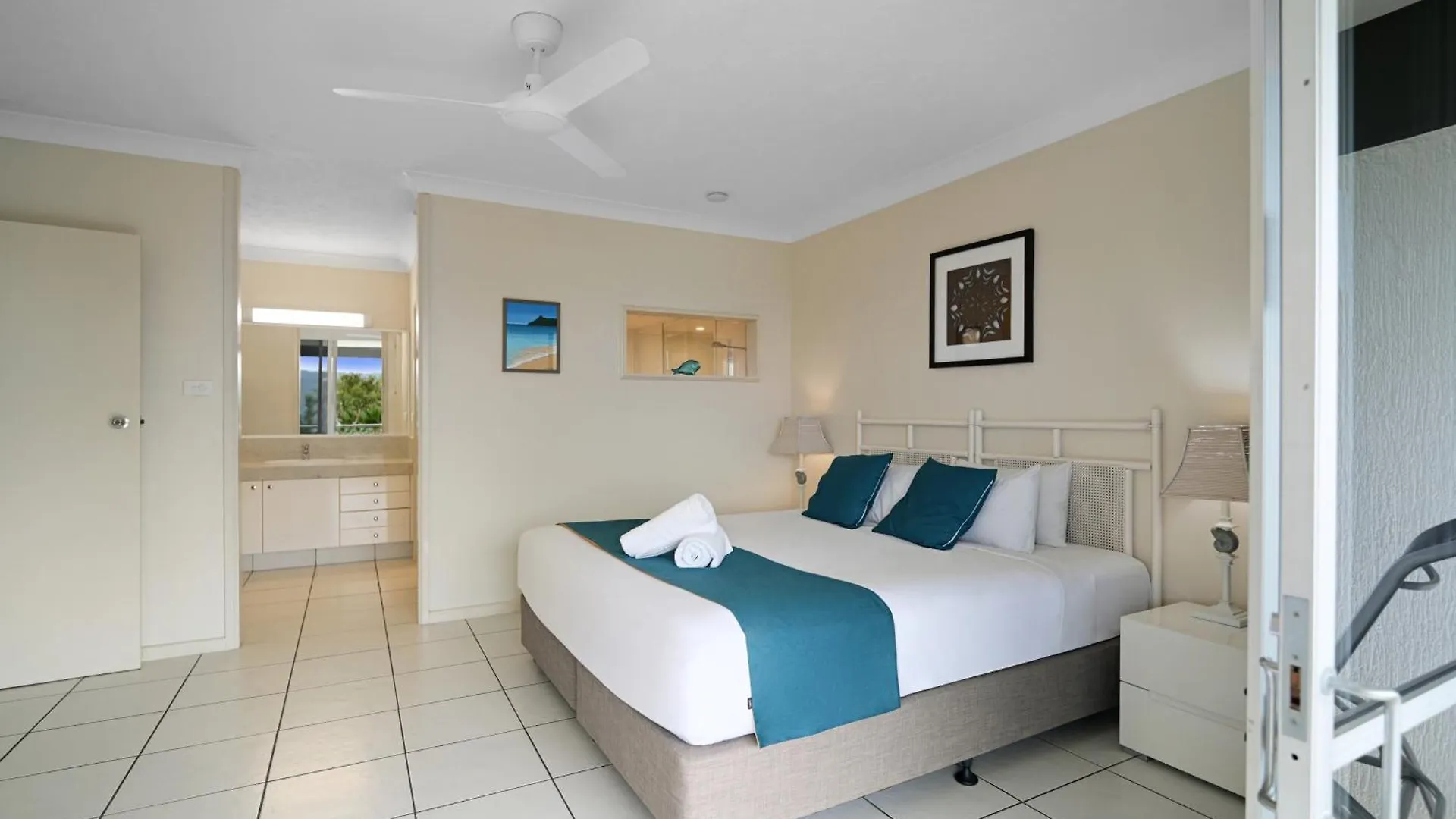 Beach Lodges Hamilton Island Apartment