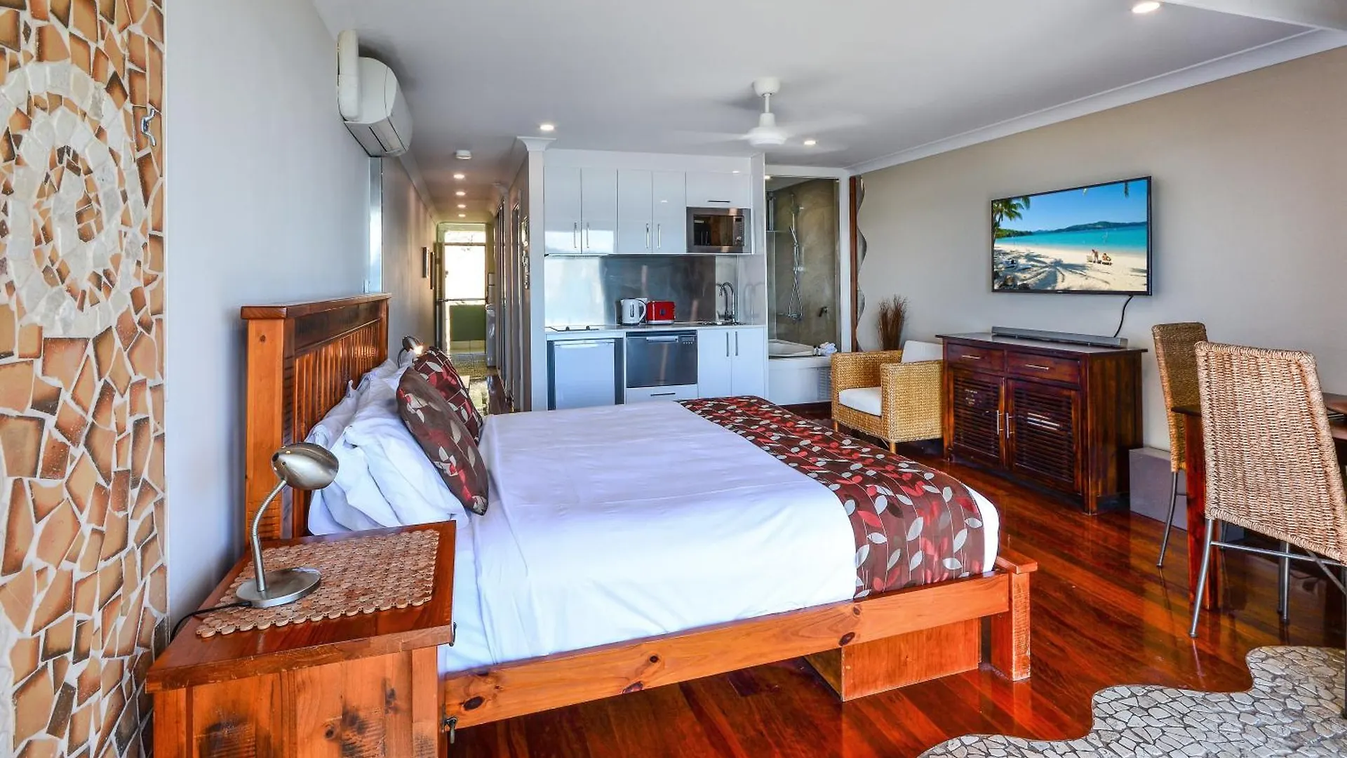 Beach Lodges Hamilton Island Apartment